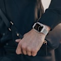 Miniatyrbillede 5 af 5: [QD] Kvinder og mænd, rustfrit stål mesh loop magnetisk spænde erstatning for iWatch rem (45mm/44mm/42mm/49mm, regnbue).