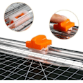 Miniatyrbillede 4 af 5: /QD/A4 papirtrimmer - Professionel - 12 tommer - Sikkerhedssystem - Udskifteligt blad - Sort