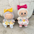 Miniatyrbillede 3 af 5: /QU/Kun tøjet til de første, anden og tredje generationer af Labubu-dukker, blomstrede kjoler, buede outfits, kamera-vedhæng LBB-04 JUST CLOTHES