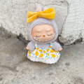 Miniatyrbillede 1 af 5: /QU/Kun tøjet til de første, anden og tredje generationer af Labubu-dukker, blomstrede kjoler, buede outfits, kamera-vedhæng LBB-02 JUST CLOTHES