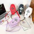 Miniatyrbillede 3 af 5: QU/Gotisk PU Læder Taske Dame Crossbody Taske Kisteformet Taske Mobiltelefon Pung Lille Skuldertaske Egnet til Halloween Rollespil