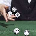 Miniatyrbillede 3 af 5: \"QD\" 2-pak Læder Terningebæger Sæt - Ryst med 10 prikterninger til spil