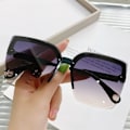 Miniatyrbilde 3 av 5: [QD] Overdimensjonerte solbriller C3 C3 C3 C3