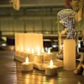 Miniatyrbillede 5 af 5: Flammeløse Lys - 12 Genopladelige LED Flimrende Fyrfadslys + 12 Frostede Kopper - Leveres med Opladningsbase, Intet Batteri Nødvendigt˜QD