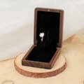 Träringbox med roterande display - Elegant smyckeskrin för ringar (Ingen ring ingår)