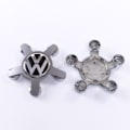Miniatyrbillede 2 af 4: Passer til Volkswagen 5-klo hubkap dæklogo 135mm (4 stk)