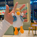Miniatyrbillede 1 af 11: Tegneserie Kuromi dukke skoletaske vedhæng dukke plys legetøj par nøglering taske vedhæng Plush blue cowboy duck 11cm (with keychain)