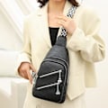 Miniatyrbillede 3 af 5: Slyngetaske til kvinder, Crossbody Fanny Packs PU Læder Crossbody Tasker Brysttaske Flere Rum Bæltetaske Pung med Justerbar Rem 30cm Black
