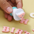 Miniatyrbillede 8 af 8: 36 stk. Alfabet Kageforme Fondant Bogstavsforme Kagedekorationer Nummer Stempler Forme Glasurforme Kiks Prægning Bageform til Fødselsdag Blue