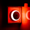 Miniatyrbillede 1 af 5: Rød natlampe, LED natlampe med kontakt, rund, lyssensor