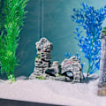 Miniatyrbillede 4 af 5: 2 stk. Akvariedekorationer Grønt Græs Reje Skjulested Resin Akvarietilbehør Resin Akvariehule 11 x 9 x 11 cm, 10 x 5,5 x 10 cm.