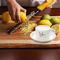 Miniatyrbillede 4 af 5: Ostehøvl, citrusfrugt citron skræl & ostehøvl, førsteklasses skarpt rustfrit stålblad, bruges til fint at rive citrusfrugter, hårde oste og mere,
