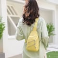 Miniatyrbillede 2 af 5: Slyngetaske til kvinder, Crossbody Fanny Packs PU Læder Crossbody Tasker Brysttaske Flere Rum Bæltetaske Pung med Justerbar Rem 30cm Yellow