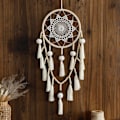Miniatyrbillede 1 af 4: 1 stk. Macrame Drømmefanger Vægdekoration med Pomponer Stor Hvid Drømmefanger Træperler Boho Vægophæng, Håndlavet Ta{hh}