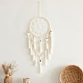Miniatyrbillede 4 af 4: 1 stk. Macrame Drømmefanger Vægdekoration med Pomponer Stor Hvid Drømmefanger Træperler Boho Vægophæng, Håndlavet Ta{hh}