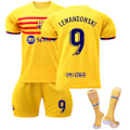 Miniatyrbillede 1 af 3: Barcelona 2022-23 Lewandowski gul udebanetrøje{hh} 18(100-110cm)