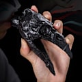 Miniatyrbillede 7 af 8: Autentisk Aztekisk Dødsfløjte - Krågenæb Design, Halloween Dekoration med Karakteristisk Lyd