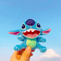 Pikkukuva 1 / 11: Sarjakuva Kuromi -nukke koululaukun riipus nukke pehmolelu pari avaimenperä laukun riipus Plush Laughing Stitch 11cm (with keychain)