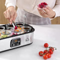 Miniatyrbillede 7 af 9: Rootz Yoghurt Maker - Yoghurtmaskine med lcd-skærm - 8 yoghurtdåser med glaslåg - rustfrit stål - glas - sølv - 36 x 18,8 x 14 cm