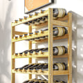Miniatyrbillede 7 af 10: Rootz vinreol - 7-lags vinopbevaring - 42 flasker Kapacitet - Fyrretræ - Bondehusdesign - Lakeret overflade - Spidsbeskyttelse - 63 cm x 25 cm x 102 c