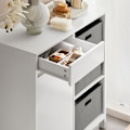 Miniatyrbillede 7 af 9: Rootz linnedskab Vasketøjsopsamler - Vasketøjskurv - Badeværelsesskab - Hvid - Fugtbestandig trædepude - Nem montering - 80cm x 91cm x 38cm