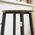 Miniatyrbillede 4 af 6: ROOTZ 2 PIECE SET MODERN BARRACHS - KØKKENTE AFTOLER - Tællerstole - 65 cm Højde - Rumbesparende design - Stålramme - 32,5 cm x 32,5 cm x 65 cm