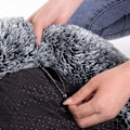 Miniatyrbillede 5 af 7: Rootz Donut Hundeseng - Pet Sofa - Memory Foam Seng - Plysmateriale - Komfortabel og holdbar - 60 cm x 20 cm - Grå