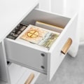 Miniatyrbillede 6 af 7: Rootz Sengebord - Sidebord - Telefonbord - Moderne charme - Opbevaring af privatliv - Kompakt design - MDF og fyrretræ - 48cm x 60cm x 40cm