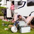 Miniatyrbillede 2 af 6: Rootz bilkøleboks - 30L med LCD-skærm - Kompressor - Bilkøleskab - El-bådcamper - Rejser - 12/24V DC og 110-240V AC - Hvid - 61L x 32W x 40H cm