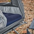Miniatyrbild 9 av 11: Rootz Allt-i-ett campingset - Pop-up-tält - Bärbar tältsäng - Sovsystem utomhus - Slitstark Oxford-nylon - Myggskydd - Enkel transport - 193 cm x 160