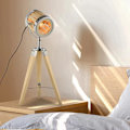 Miniatyrbillede 3 af 7: Rootz Bordlampe - Sengelampe - Stativlampe - Træstativramme - Spotlight Design - Natur/Sølv - 30 cm x 30 cm x 68 cm