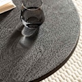 Miniatyrbillede 5 af 7: Rootz Modern Design Sofabord - Rundt bord - Stativstel - Håndlavet - Mango massivt træ - Unikt - Sort - 60cm x 60cm x 33cm