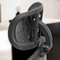 Miniatyrbillede 6 af 7: Rootz Modern Drejestol - Kontorstol - Ergonomisk stol - Meshbetræk - 113cm x 65cm x 65cm - Sort - Sølvdekorationer - Gyngemekanisme - Justerbar sædehø