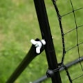 Pikkukuva 5 / 7: Rootz Rebounder - Jalkapallon rebounder - Takaisinpotkumaalin palautusseinäverkko - Metalliputki + PE-kangas - Musta - 96 x 80 x 96 cm