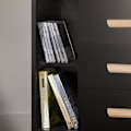 Miniatyrbillede 7 af 9: Rootz Sengebord - Sidebord - Telefonbord - Moderne Charm - Nem montering - Kompakt design - 48cm x 60cm x 40cm - Sort FBT95-SCH
