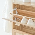Miniatyrbillede 7 af 9: Rootz skoskab - Bambus skostativ - Skoopbevaring - Vippelås - 60 cm x 118 cm x 24 cm - Elegant design - Modstandsdygtig over for skimmelsvamp