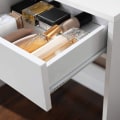 Miniatyrbillede 6 af 9: Rootz Toiletbord - Kosmetikbord - Spejl - Belysning - 2 skuffer - Åbne rum - Hvid - Forarbejdet træ - 80 x 40 x 145 cm