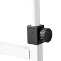 Miniatyrbillede 4 af 7: Rootz Sidebord - Sofabord Med Hjul - Sengebord Til Spisestue Stue - Højdejusterbar - 2 Nedre hylder - E1 Spånplade - Metal - Hvid - 80 x 40 x 72-82 cm
