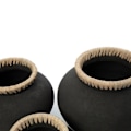 Miniatyrbillede 7 af 8: Rootz Styly Black Vase - Terracotta Masterpiece - Eartancware - Coastal Vibes - 29 cm x 29 cm x 23 cm