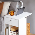 Miniatyrbillede 5 af 8: Rootz Bedside Table - Nightbord - Serveringsvogn - Rumbesparende design - MDF -materiale - 36x62x50cm - jernbane til tablet