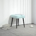 Miniatyrbillede 2 af 10: Rootz skammel med kashmir-look stof - Fodstøtte - Stålben - Lyseblå - 42cm x 42cm x 47cm