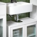 Miniatyrbillede 5 af 9: Rootz underskab til håndvask til badeværelse - Opbevaring af vasketøj - Organisering under håndvask - Elegant design i hvidt og glas - Rummelig opbeva