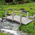 Pikkukuva 3 / 7: Rootz Garden Bridge - Puinen silta - Silta - Puinen Jalankulkusilta - Lampisilta - Kuusipuu - 152,5 x 67 x 48 cm