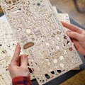 Pikkukuva 5 / 6: Kolmipyöräinen UGR-S - Ugears - 3D puupuzzle Beige