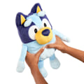Miniatyrbillede 2 af 5: Bluey - 33 cm Talende Bluey Plysdyr - blå