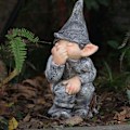 Miniatyrbillede 2 af 5: Travl Julemand Lortende Miniatur Statue Lorte Simulerende Figur Form Sjov Resin Sjovt Liv (W)