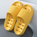 Miniatyrbild 1 av 5: Tjockbottnade halkfria tofflor för damer, mjukbottnade badrumsskor för par, hem Yellow 44-45