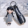 Miniatyrbillede 1 af 5: Wednesday Adams Nøglering Dukke Horror Kæledyr Hånddukke Nøglering Tilbehør Taske Vedhæng Dreng Pige Gave 3