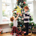Miniatyrbilde 5 av 5: Stjerneformet juletrelys, stjerneformet juletre med roterende LED-snøfnuggprojektor, 3D gyllen julestjerne for innendørs og utendørs bruk