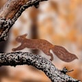 Pikkukuva 2 / 5: Ruosteinen orava ruuvattavaksi puuhun, puutarhatolppa ruosteinen puutarhakoriste orava ruoste koristeellinen - Yvan